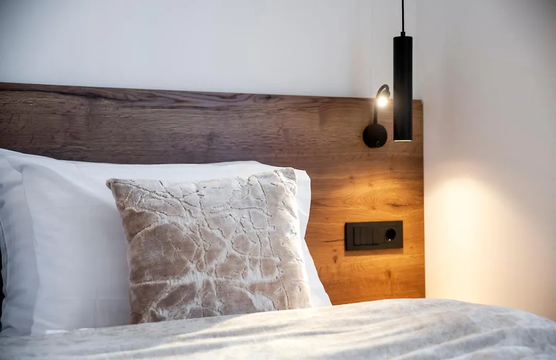 La Riva Luxury Rooms-1
